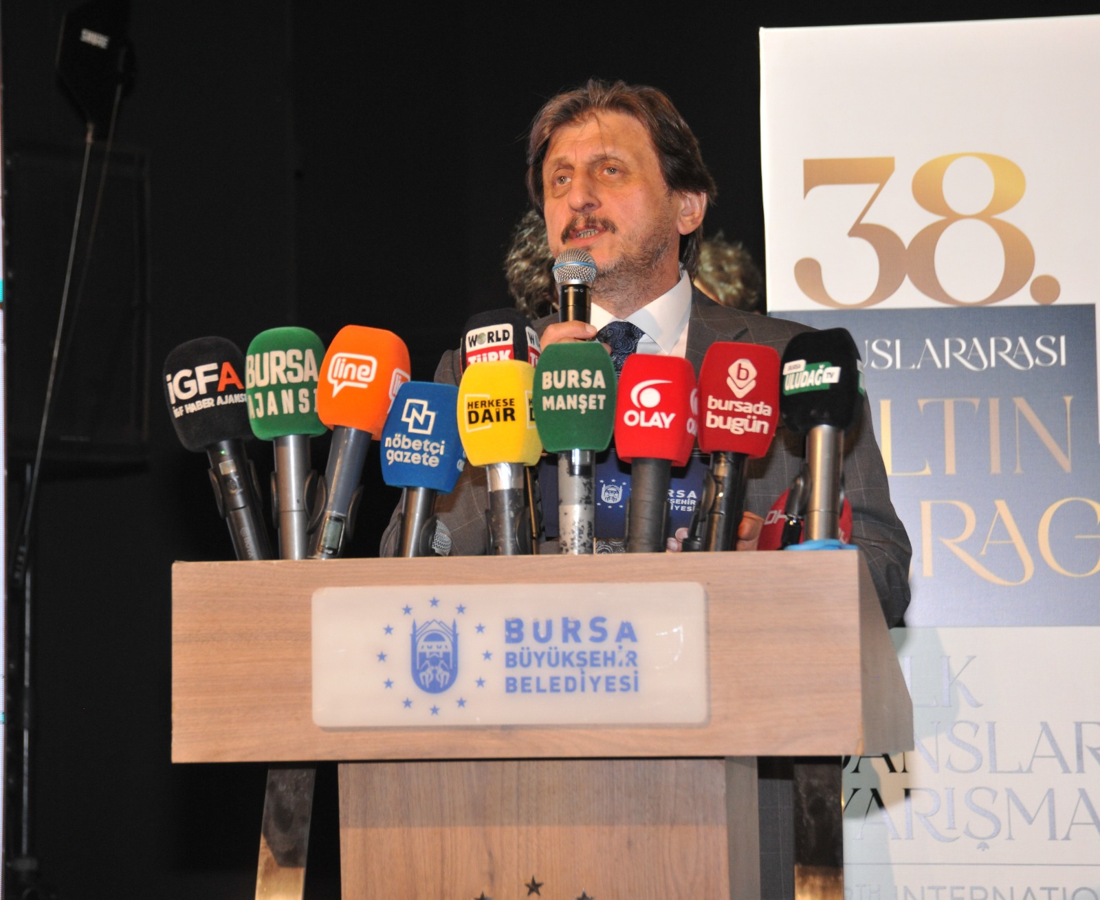 Altın Karagöz'e görkemli açılış