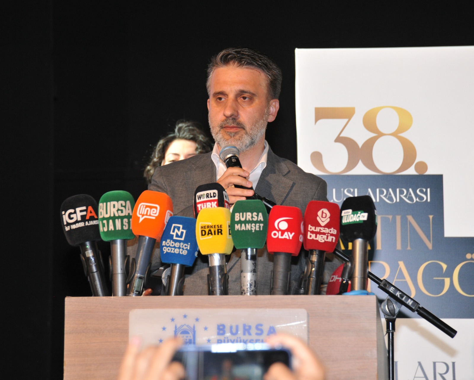 Altın Karagöz'e görkemli açılış