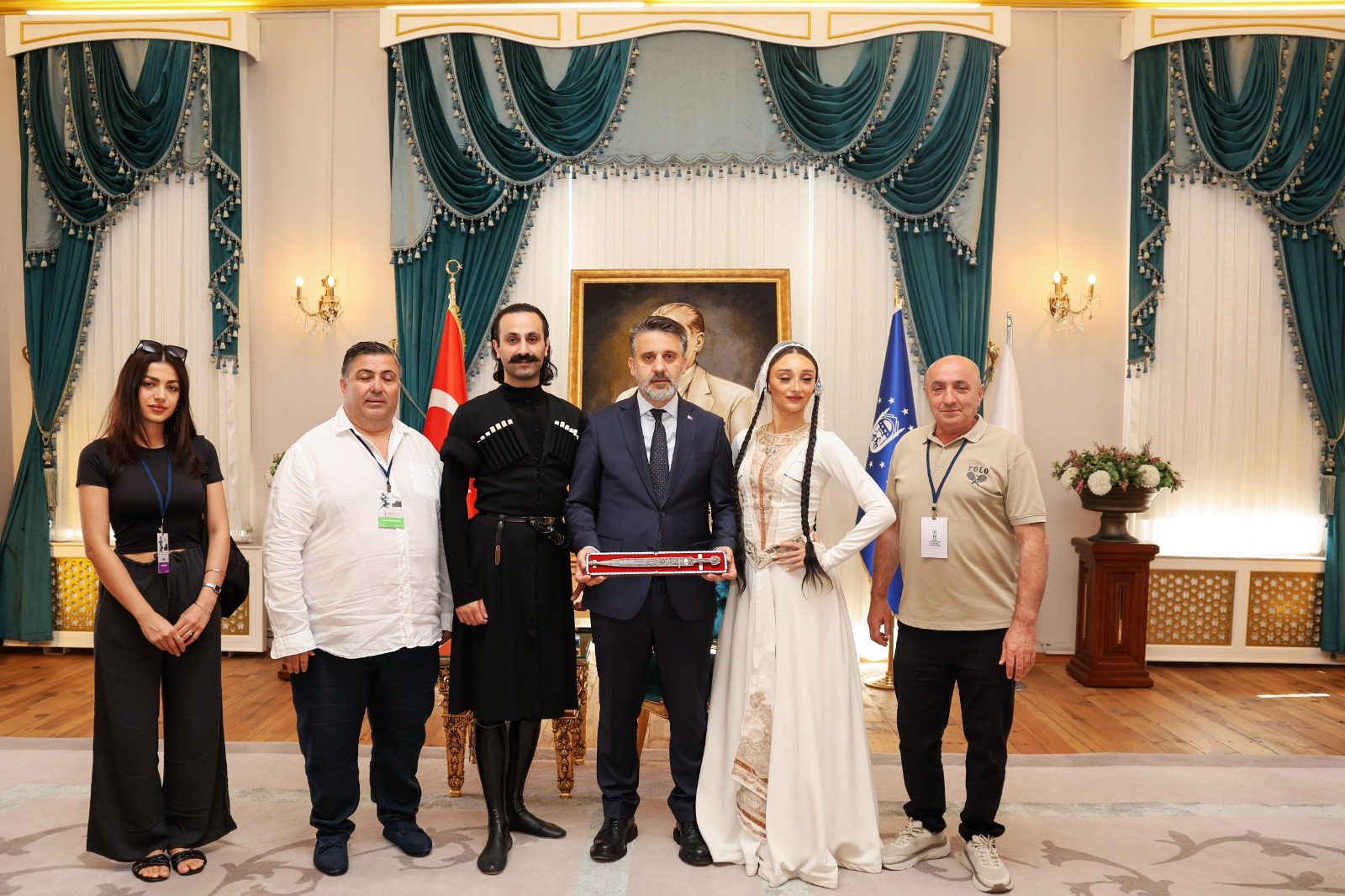 Altın Karagöz ekiplerinden Başkan Vekili Biba'ya ziyaret