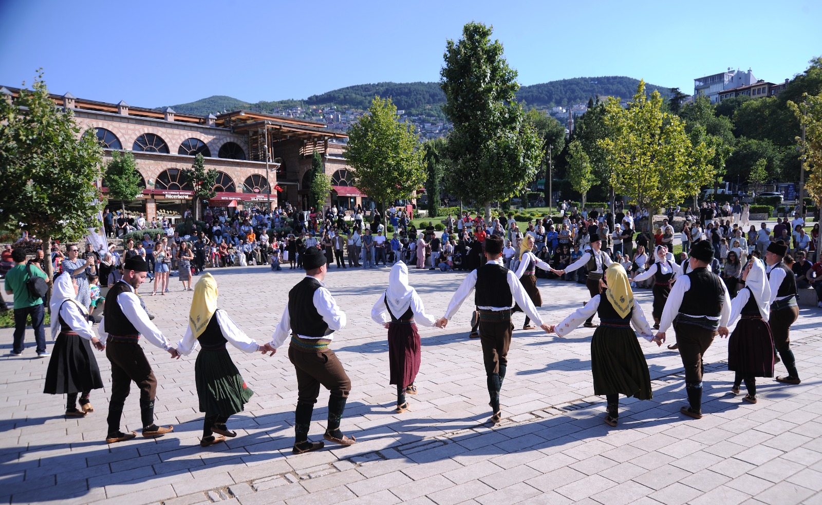 Halk Danslarının Ritmi Tarihin Kalbinde Yankılandı