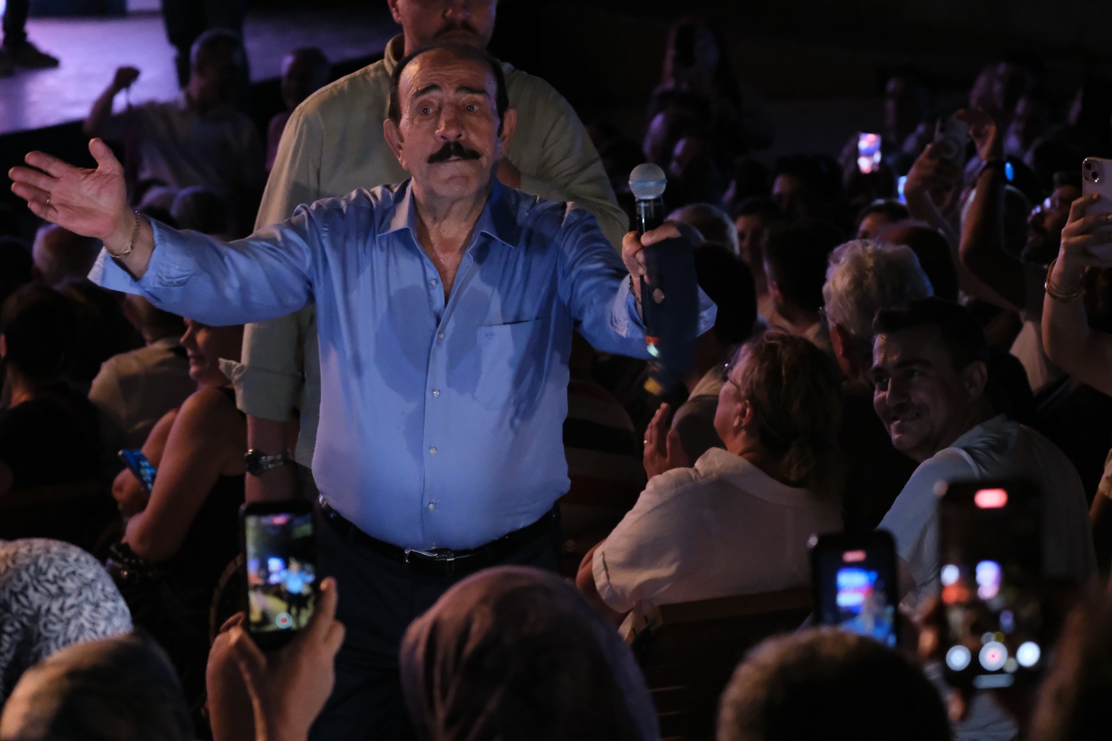 Mustafa Keser’den müzik ve kahkaha dolu gece
