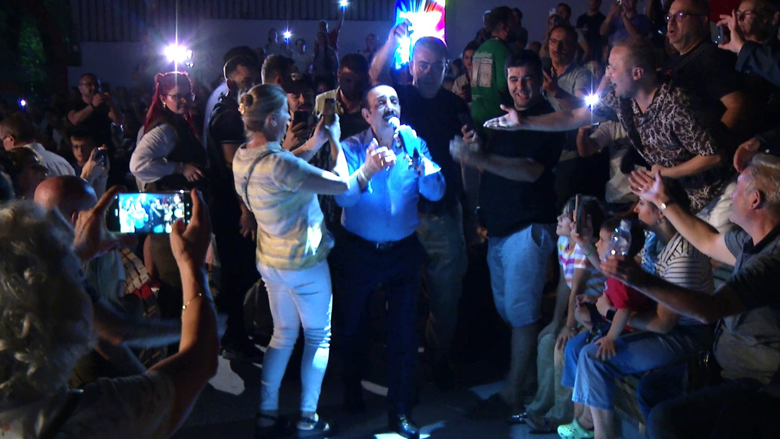 Mustafa Keser’den müzik ve kahkaha dolu gece