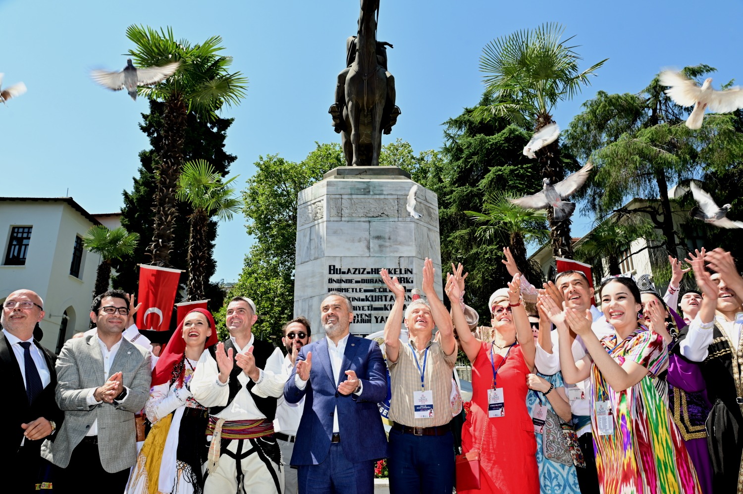 ‘Altın Karagöz’le Bursa'dan dünyaya barış mesajı